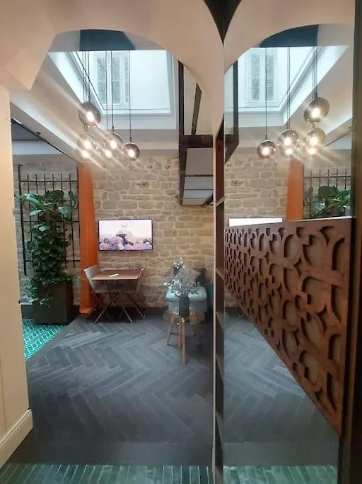 Le Petit Atelier Des Lumieres, Veranda Agreable Paris Apartment