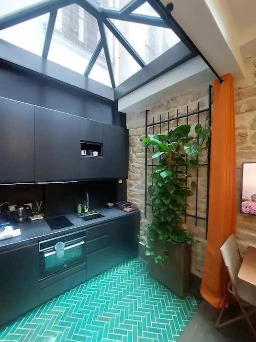 Apartment Le Petit Atelier Des Lumieres, Veranda Agreable Paris France