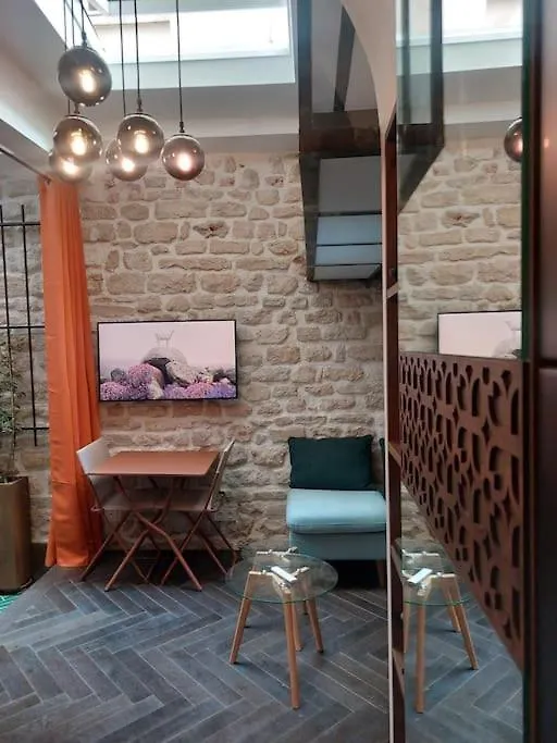 Le Petit Atelier Des Lumieres, Veranda Agreable Paris Apartment